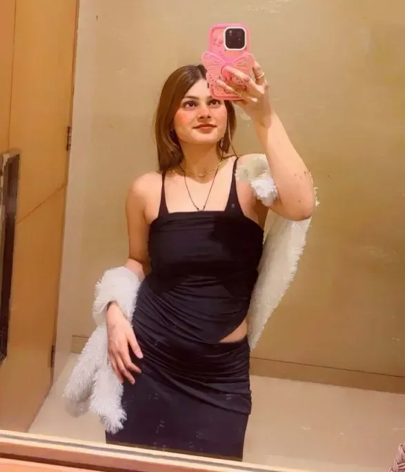Nitara Busty Girl